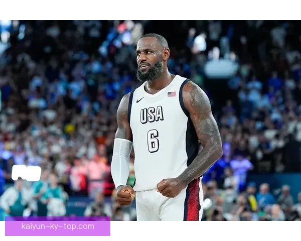 詹姆斯展现无私风采助攻十次球队力争常规赛强势收官